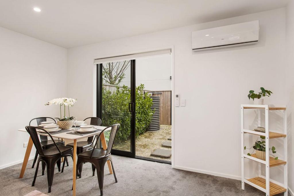 Light & Spacious 2Bdrm Townhouse Off Street Park Christchurch Buitenkant foto