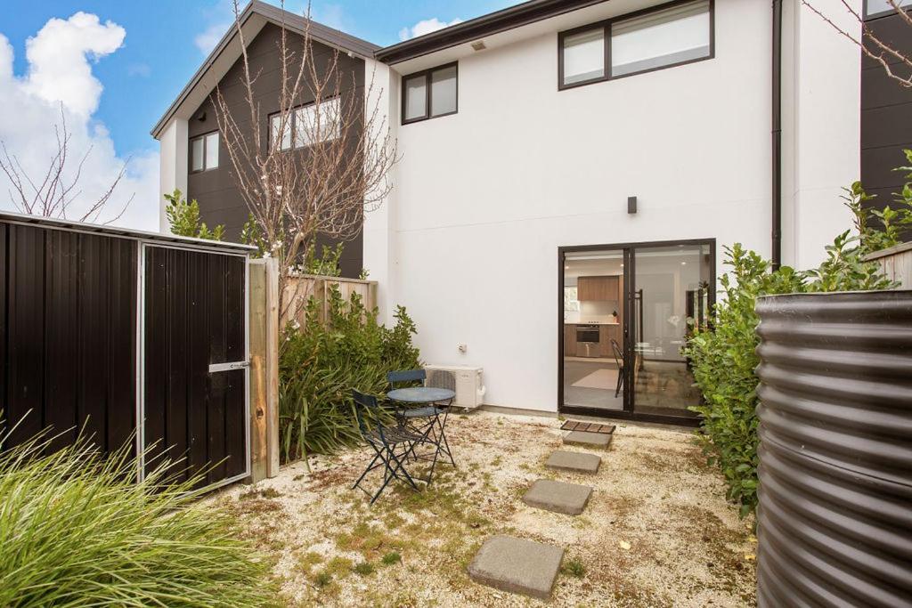 Light & Spacious 2Bdrm Townhouse Off Street Park Christchurch Buitenkant foto