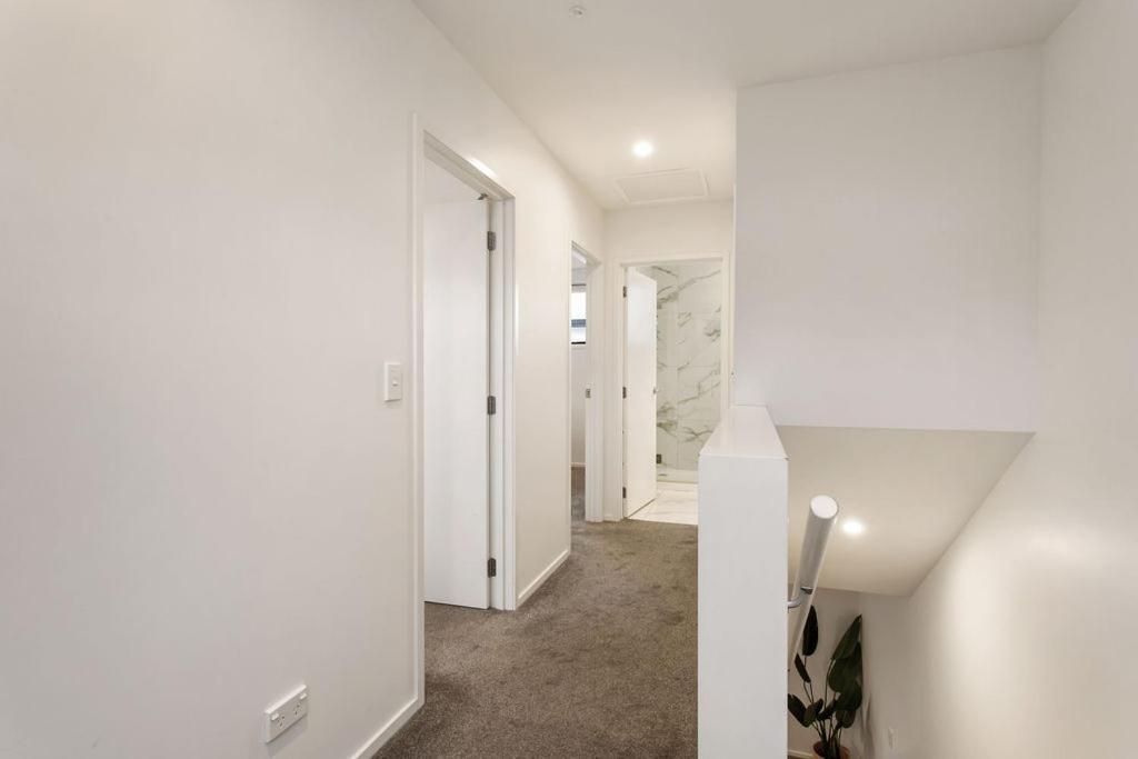 Light & Spacious 2Bdrm Townhouse Off Street Park Christchurch Buitenkant foto