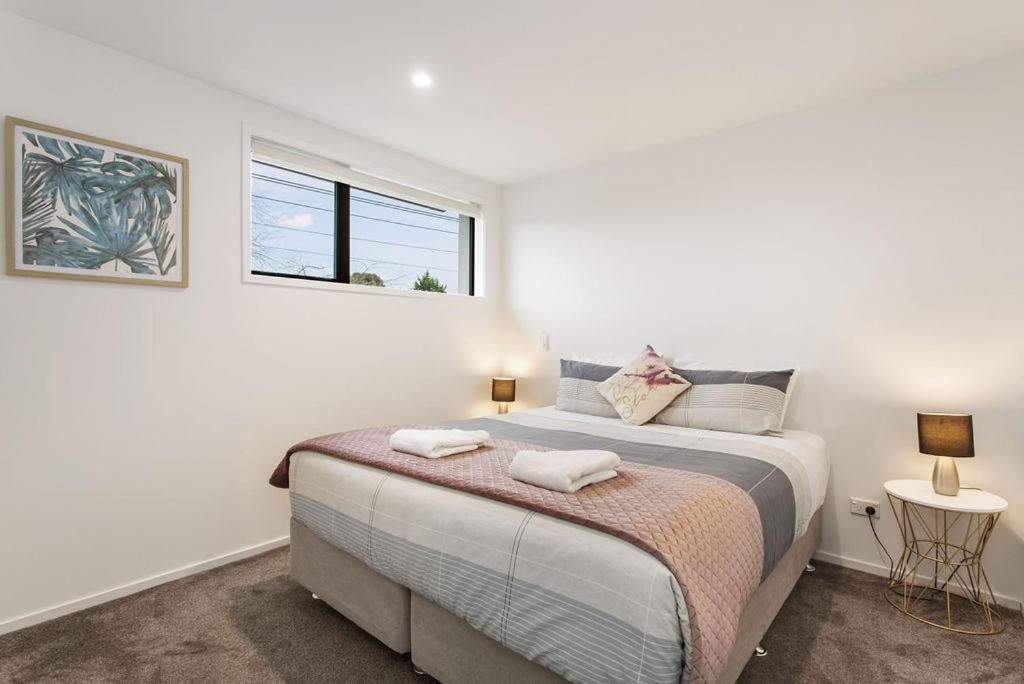 Light & Spacious 2Bdrm Townhouse Off Street Park Christchurch Buitenkant foto