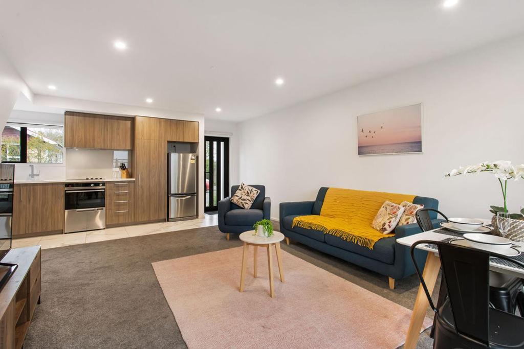 Light & Spacious 2Bdrm Townhouse Off Street Park Christchurch Buitenkant foto