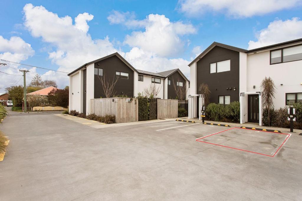 Light & Spacious 2Bdrm Townhouse Off Street Park Christchurch Buitenkant foto